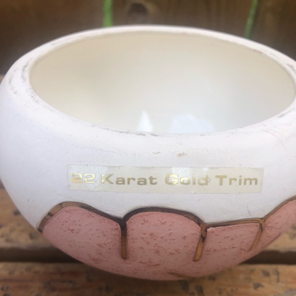 Vintage Mesa vase with 22k gold trim. - Picture 3 of 8